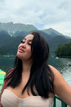 Almaza girl escort feature